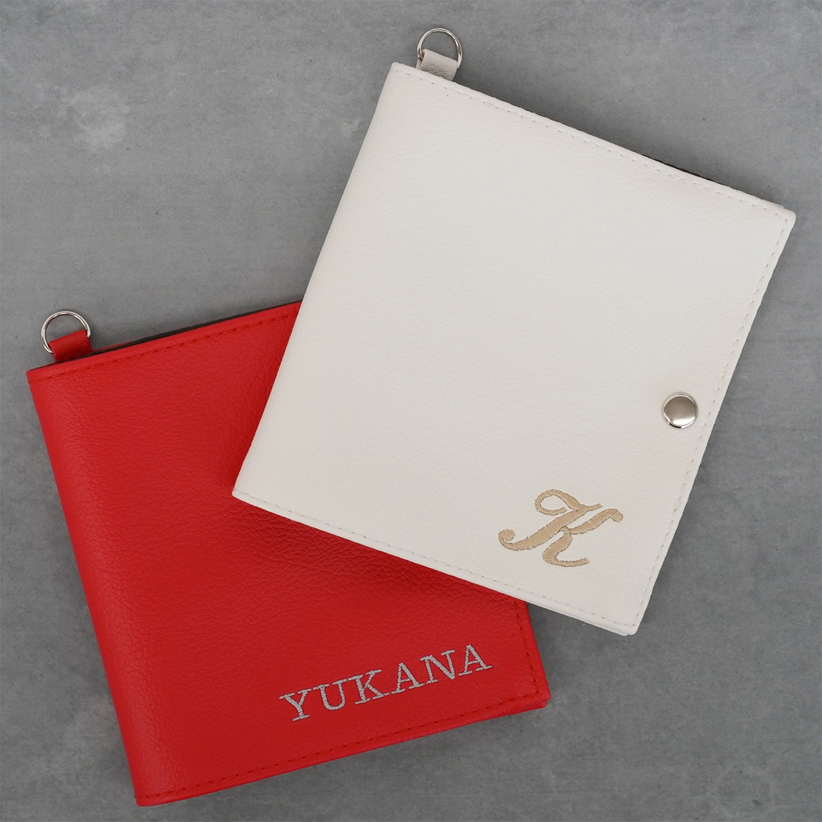 マスクケース「peace」名入れ刺繍レッド、名入れ刺繍ホワイト