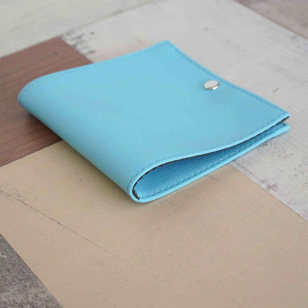 マスクケース「peace」どの世代からも人気のライトブルー